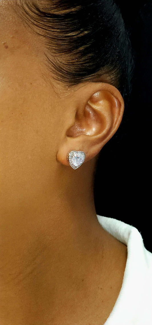 Dream heart stud earrings